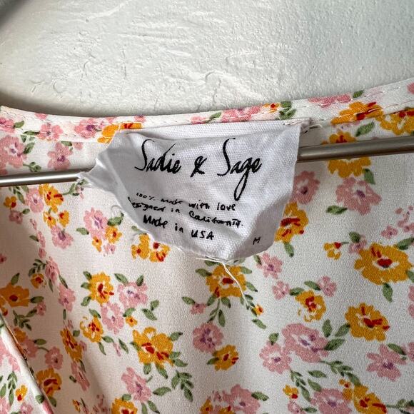 Sadie & Sage Floral Wrap Top Medium - Picture 3 of 5